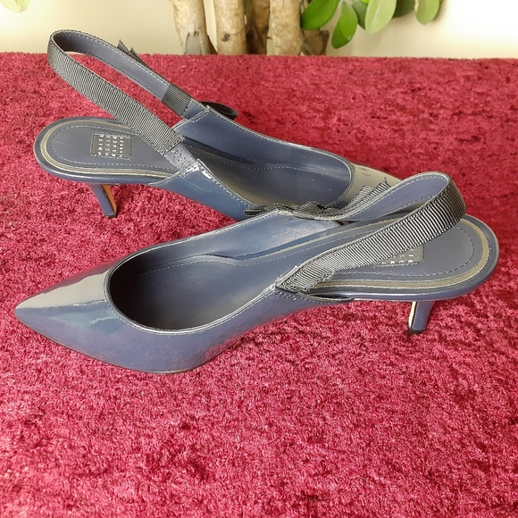 White House Black Market Navy Blue Heels - Picture 14 of 16